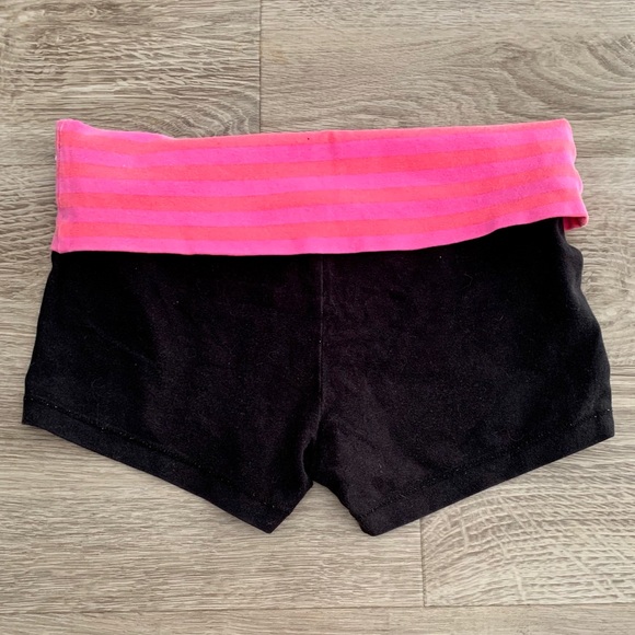 Jenni Active- Yoga Shorts - Picture 4 of 5